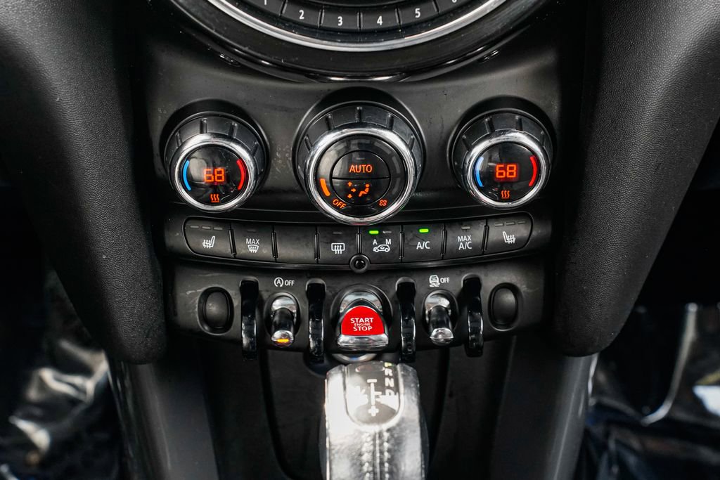 Used 2016 MINI Cooper 4-Door Hardtop image 13