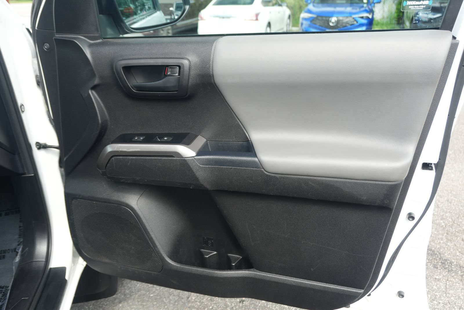 Used 2021 Toyota Tacoma SR5 AWD/4WD image 20
