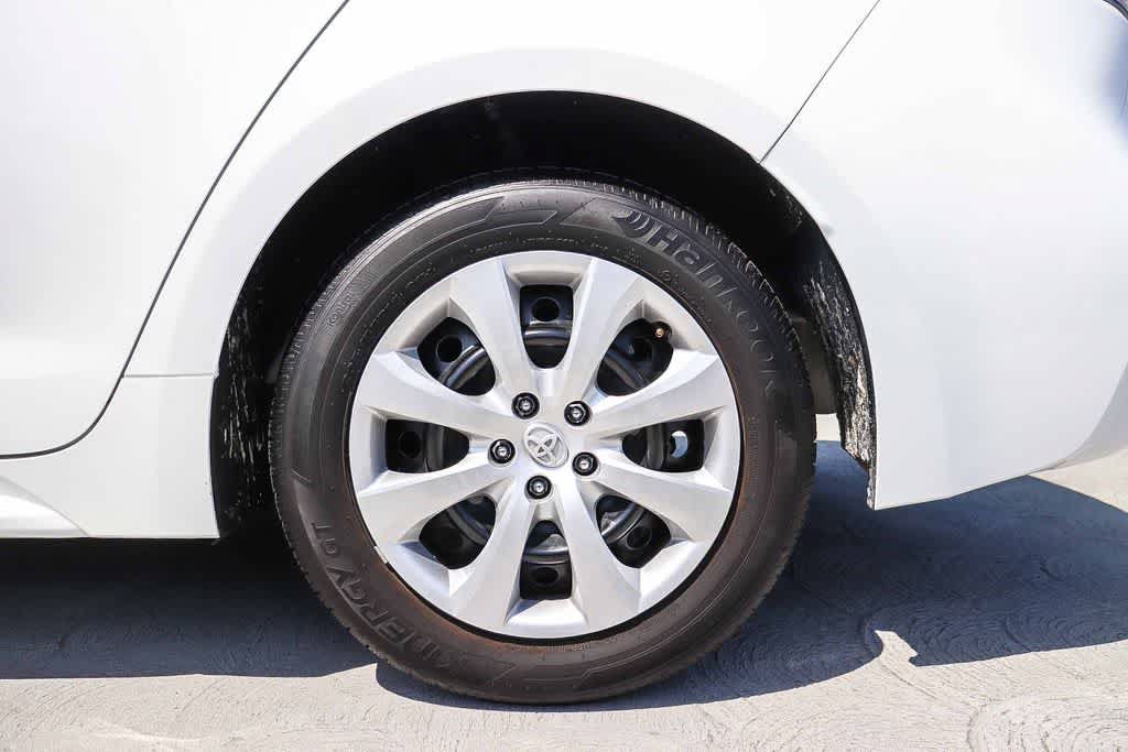 Used 2025 Toyota Corolla LE FWD image 10