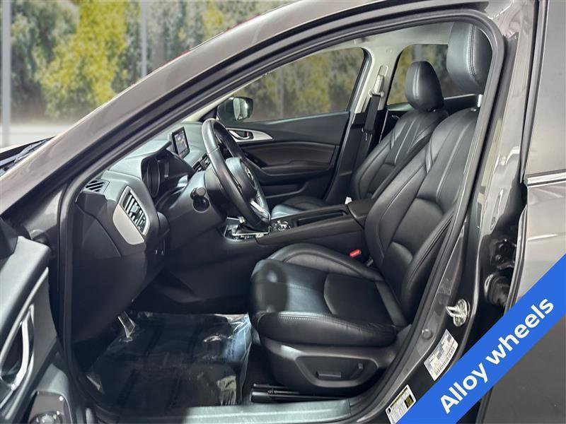 Used 2018 MAZDA MAZDA3 Touring FWD image 9