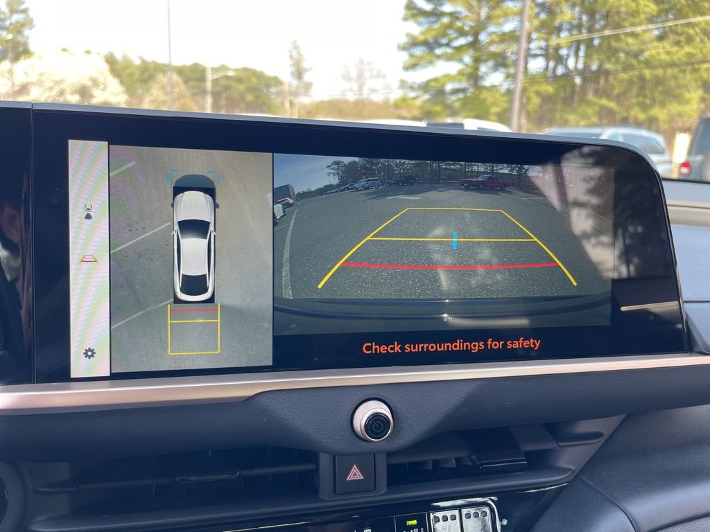 Used 2025 Toyota Crown Platinum image 11