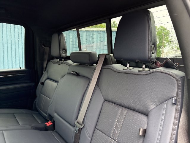 Used 2024 Chevrolet Silverado 2500 High Country w/ Technology Package AWD/4WD image 22
