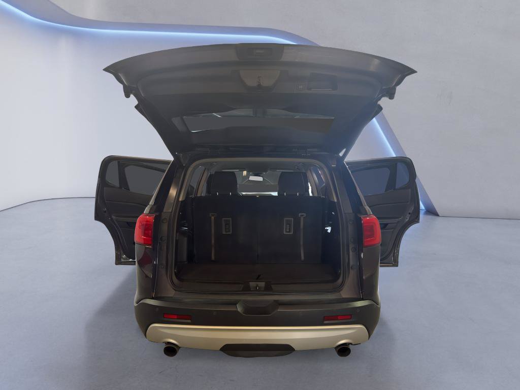 Used 2019 GMC Acadia SLT w/ LPO, Cargo Package AWD/4WD image 13