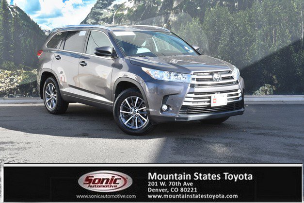 Certified 2017 Toyota Highlander XLE image 1