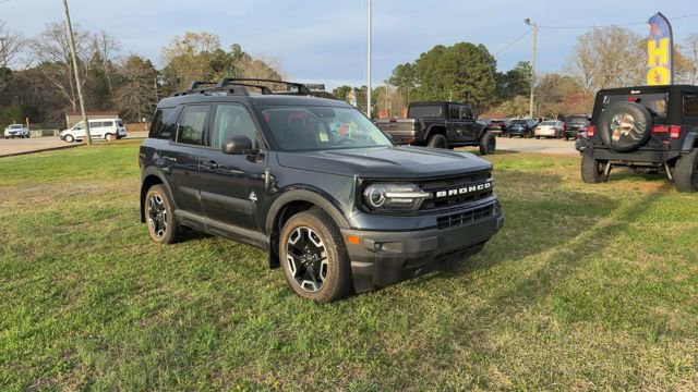 Used 2022 Ford Bronco Sport Outer Banks w/ Tech Package image 2