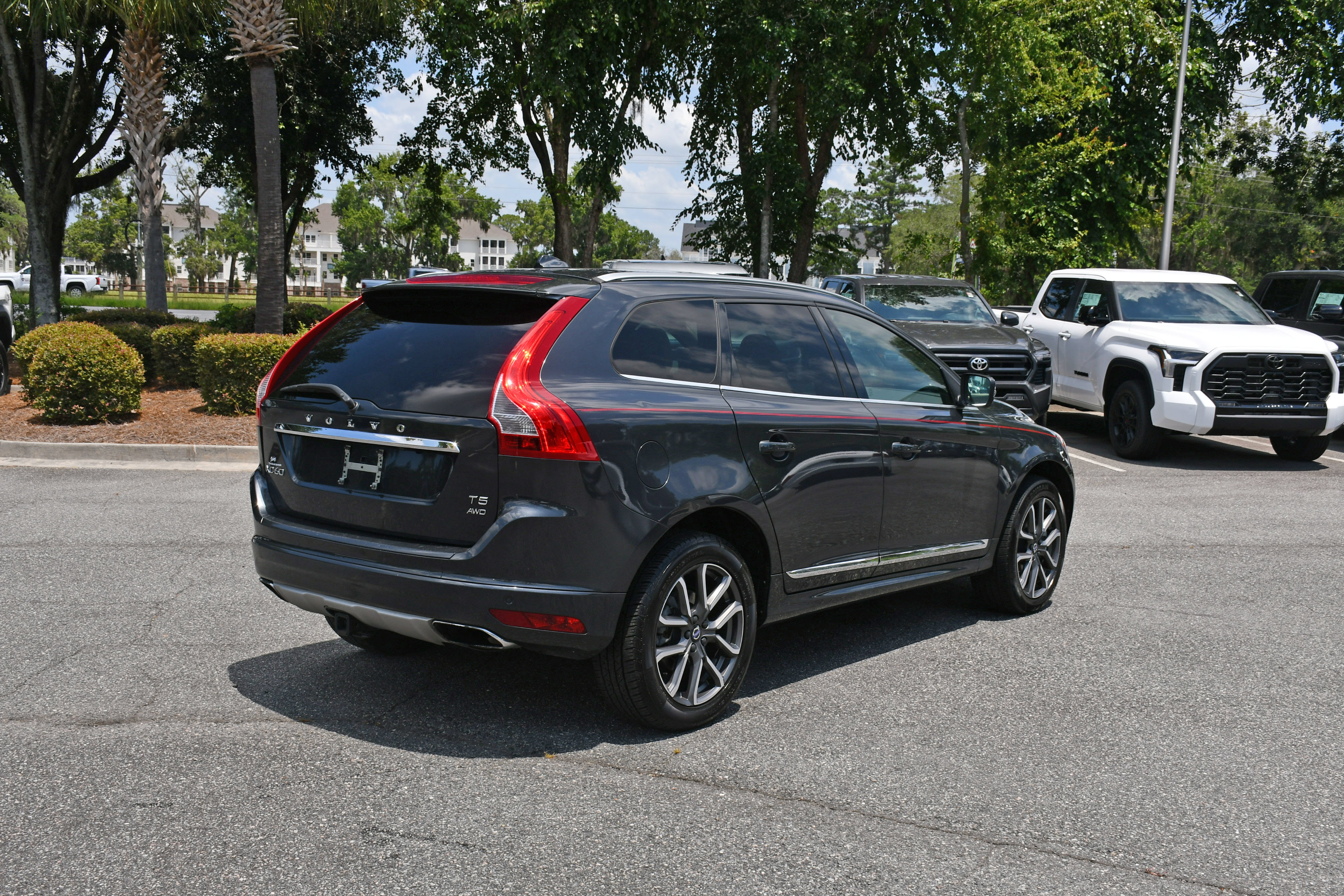 Used 2016 Volvo XC60 T5 Platinum AWD/4WD image 4