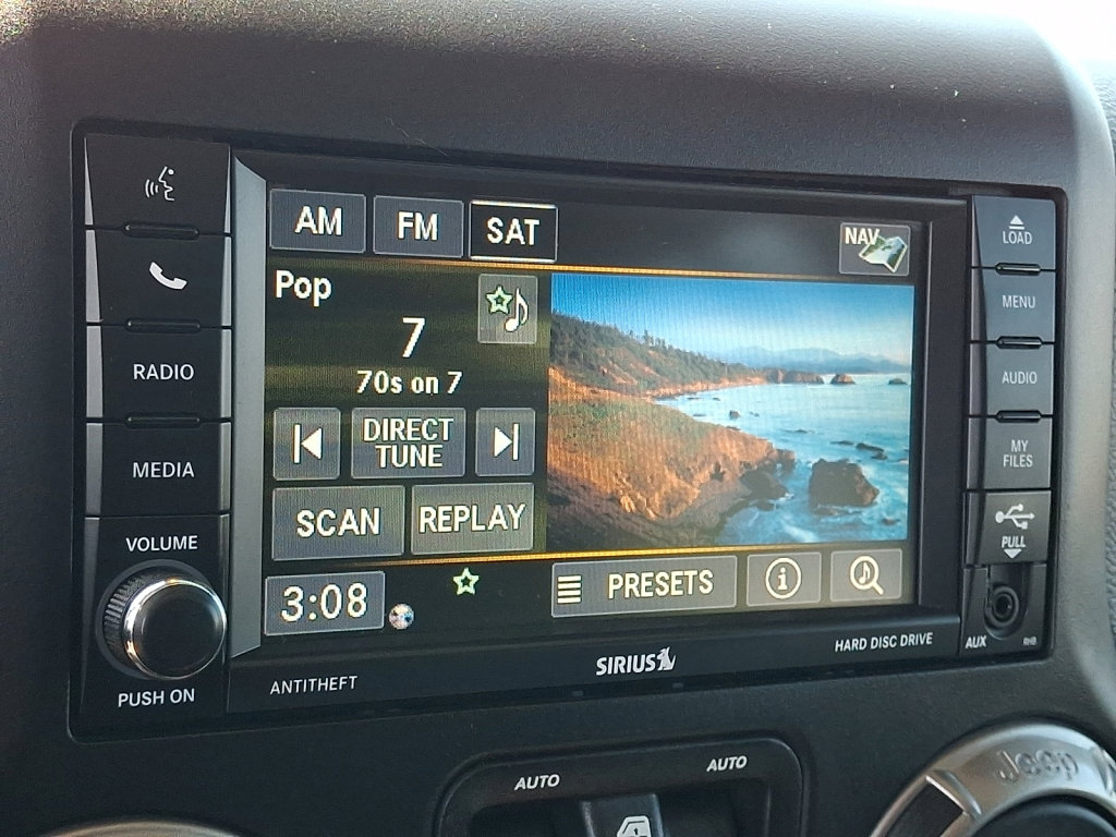 Used 2018 Jeep Wrangler Unlimited Sahara AWD/4WD image 29