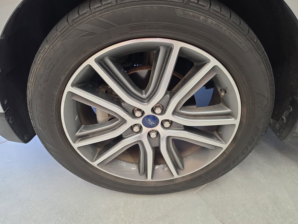 Used 2020 Ford Edge Titanium image 30