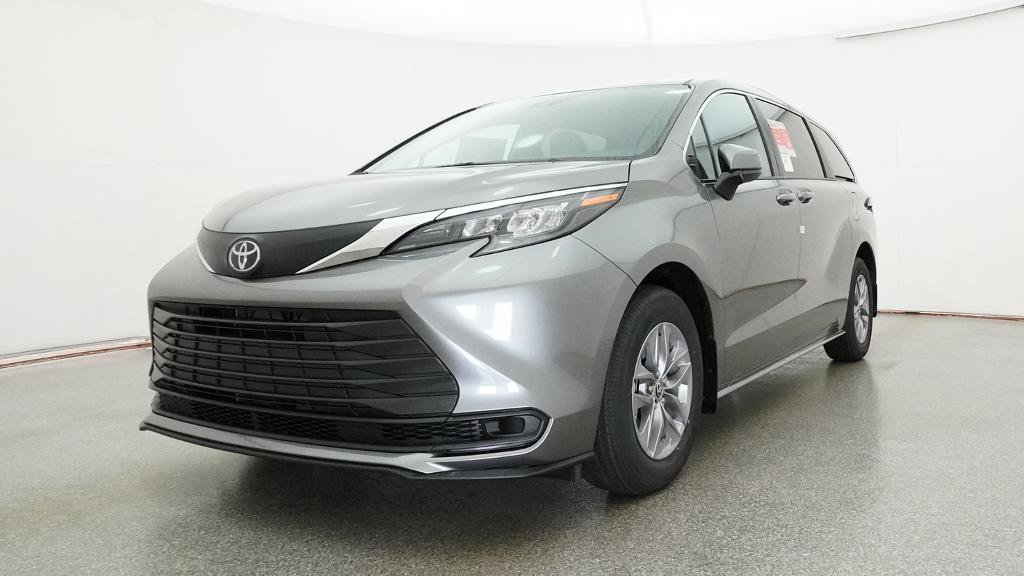 New 2026 Toyota Sienna LE FWD image 19