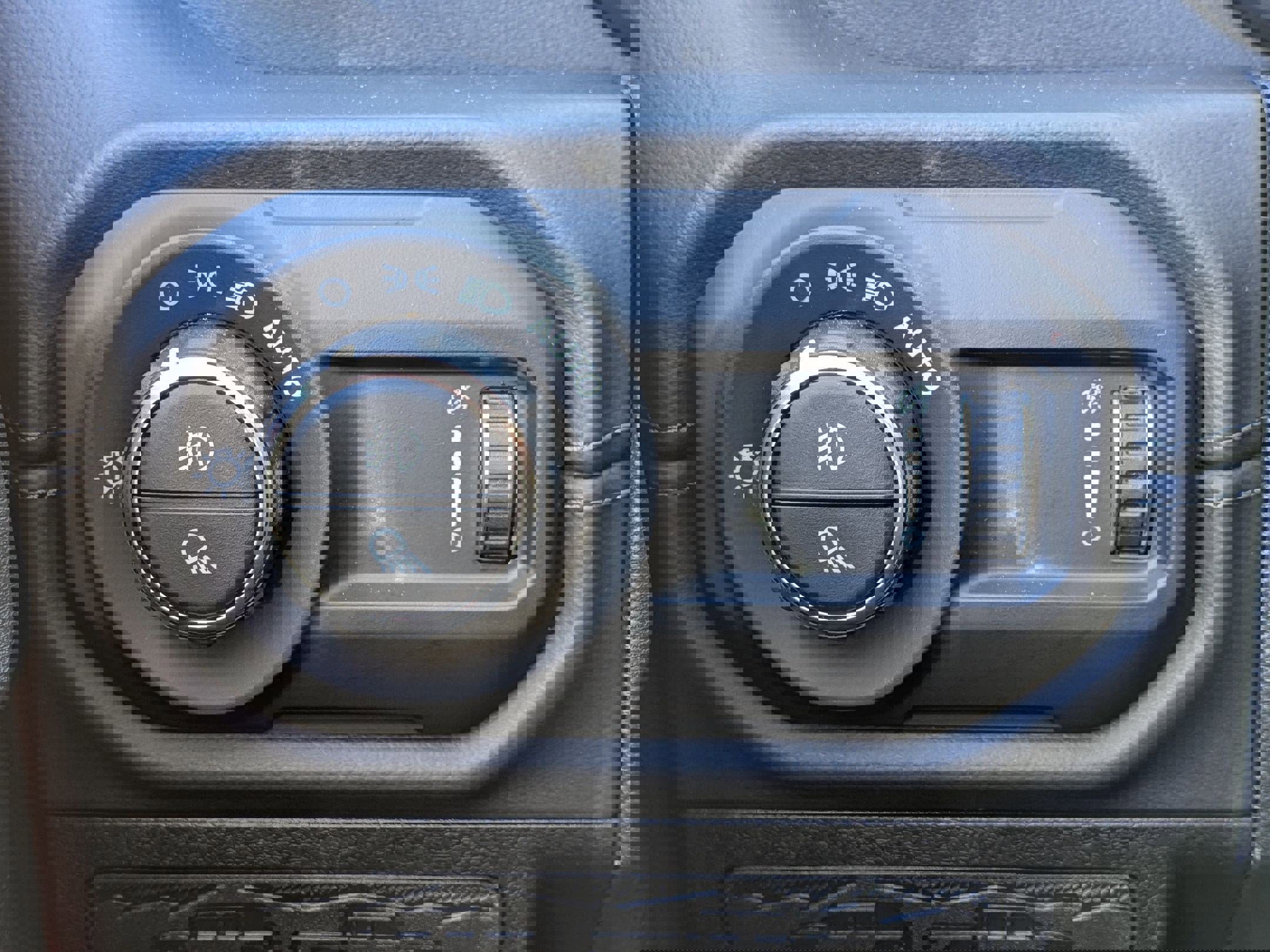 New 2025 Jeep Gladiator Sport image 13