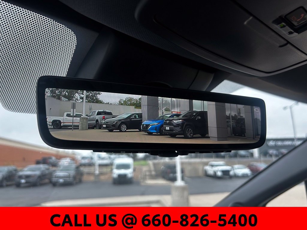 Used 2023 Toyota Sienna Platinum AWD/4WD image 18