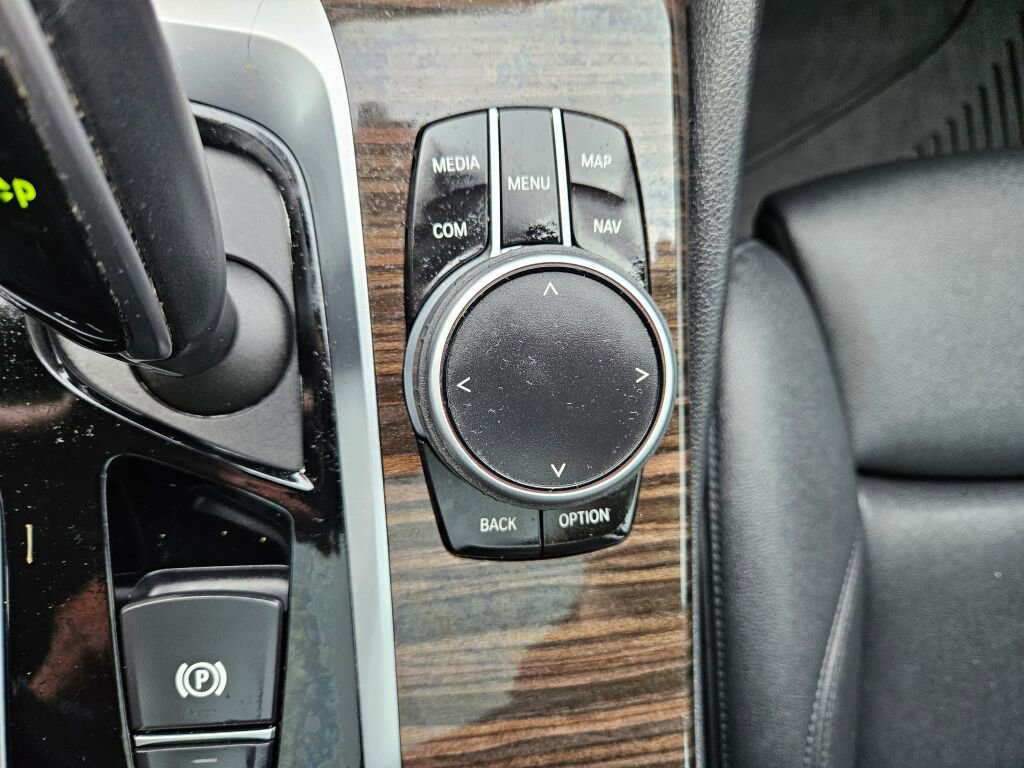 Used 2020 BMW 530i xDrive w/ Convenience Package image 24