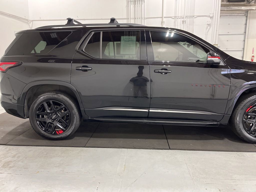 Certified 2022 Chevrolet Traverse Premier w/ Redline Edition image 11