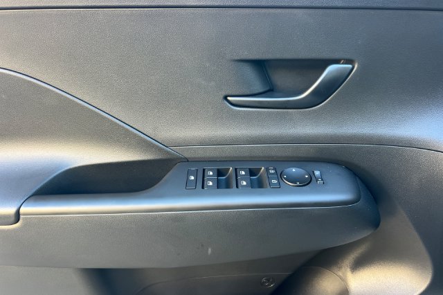 New 2027 Hyundai Kona SE FWD image 10