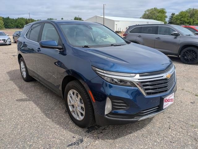 Used 2022 Chevrolet Equinox LT image 2