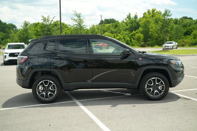 New 2026 Jeep Compass Trailhawk w/ Sun, Sound & Navigation Group AWD/4WD image 8