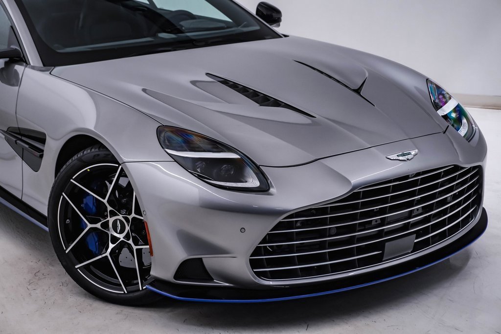 New 2025 Aston Martin Vanquish image 4