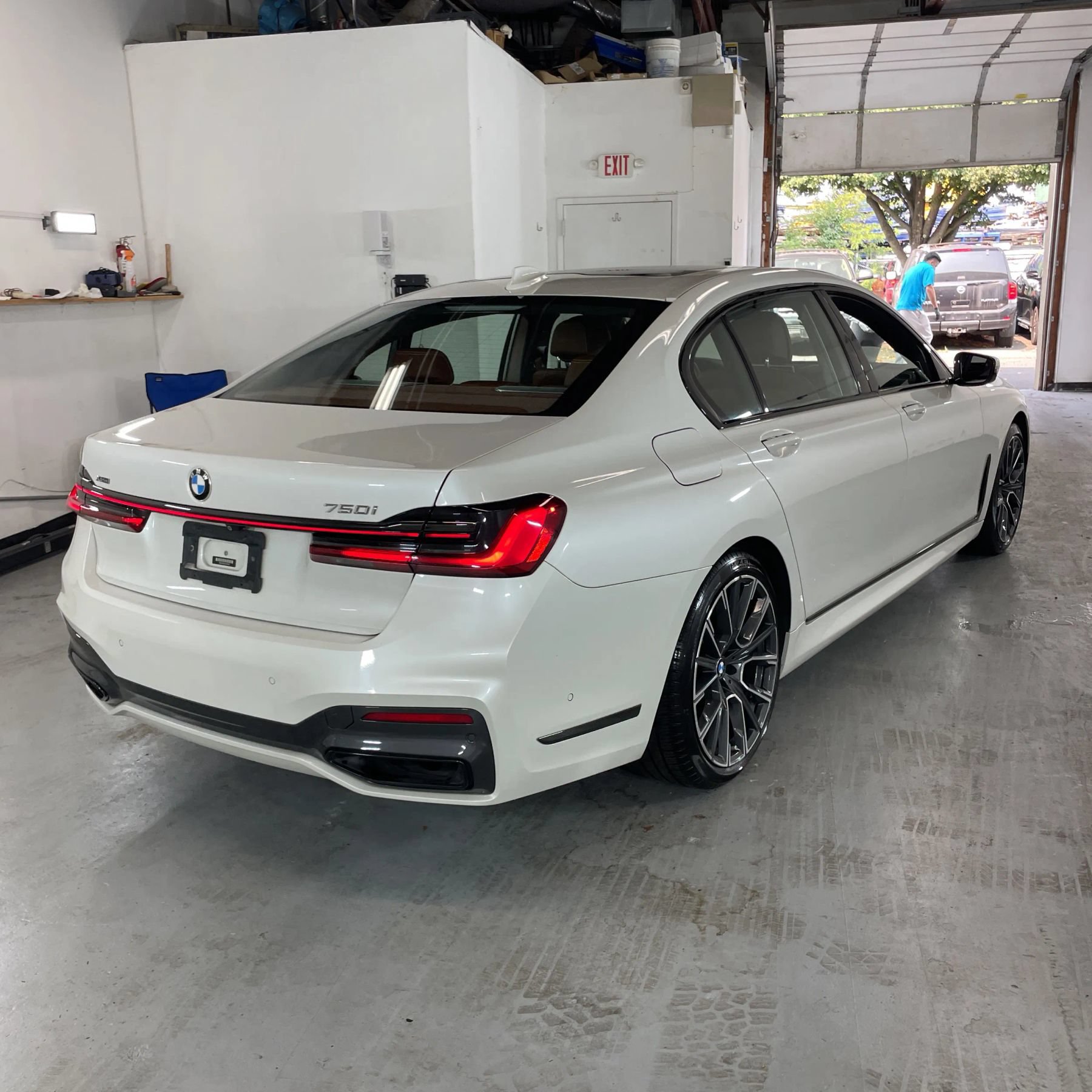 Used 2020 BMW 750i xDrive w/ Autobahn Package AWD/4WD image 5