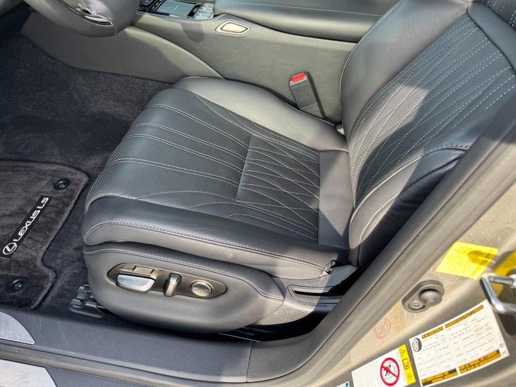 Used 2018 Lexus LS 500 AWD image 15