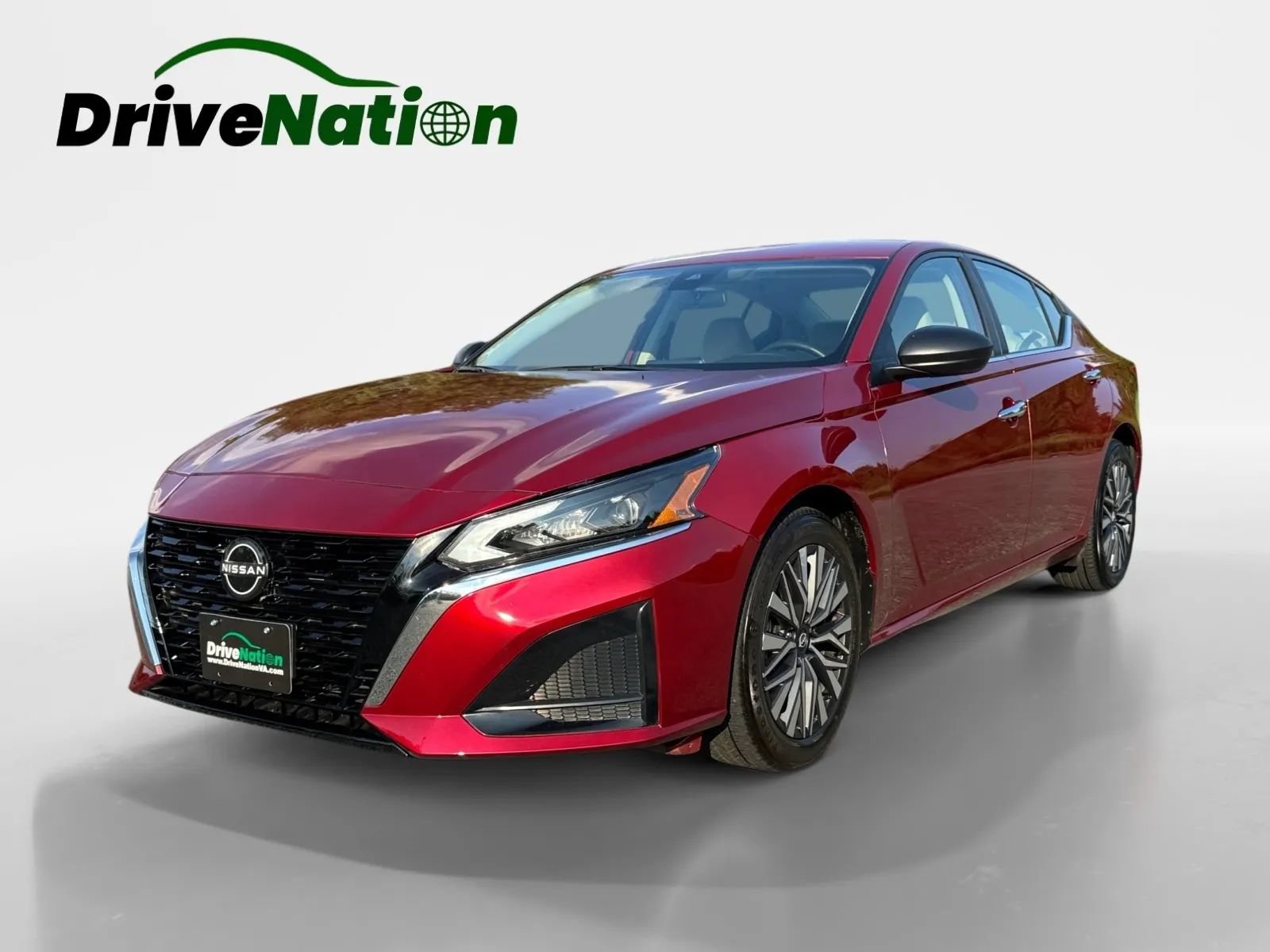 Used 2025 Nissan Altima 2.5 SV FWD image 1