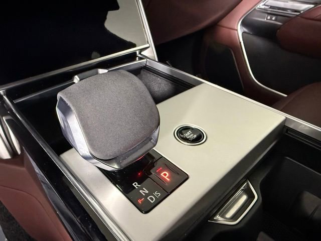 New 2025 Land Rover Range Rover SE image 24