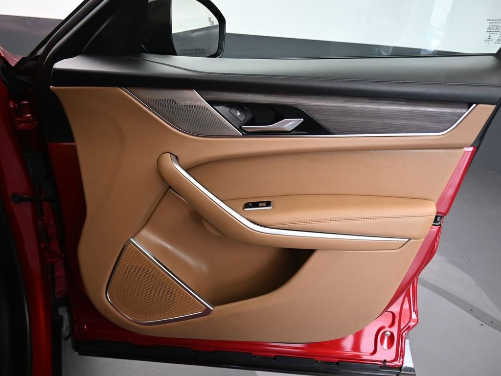 Used 2023 Jaguar F-PACE S image 43