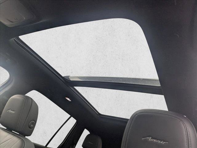 Used 2025 Buick Enclave Avenir w/ Super Cruise Package image 18