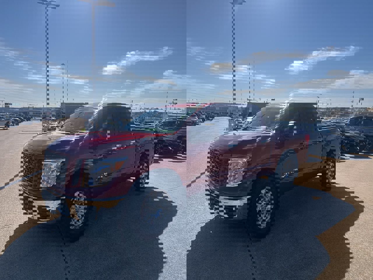 Used 2019 Nissan Titan SV w/ SV Convenience Package image 9