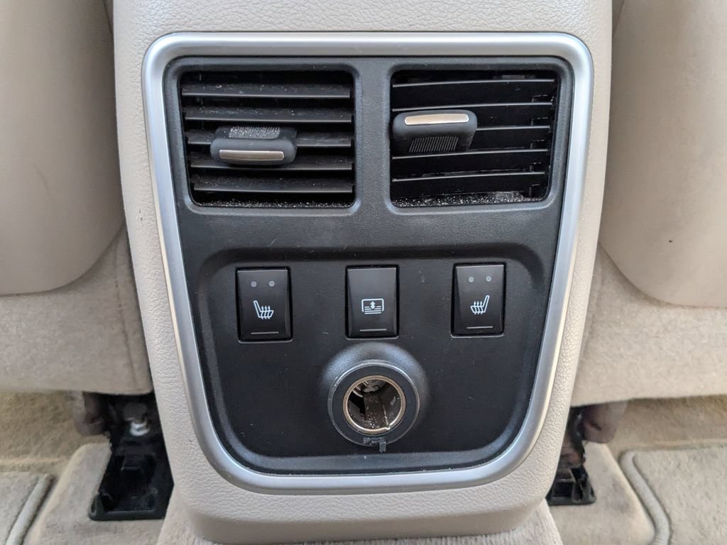 Used 2014 Chrysler 300 C RWD image 18