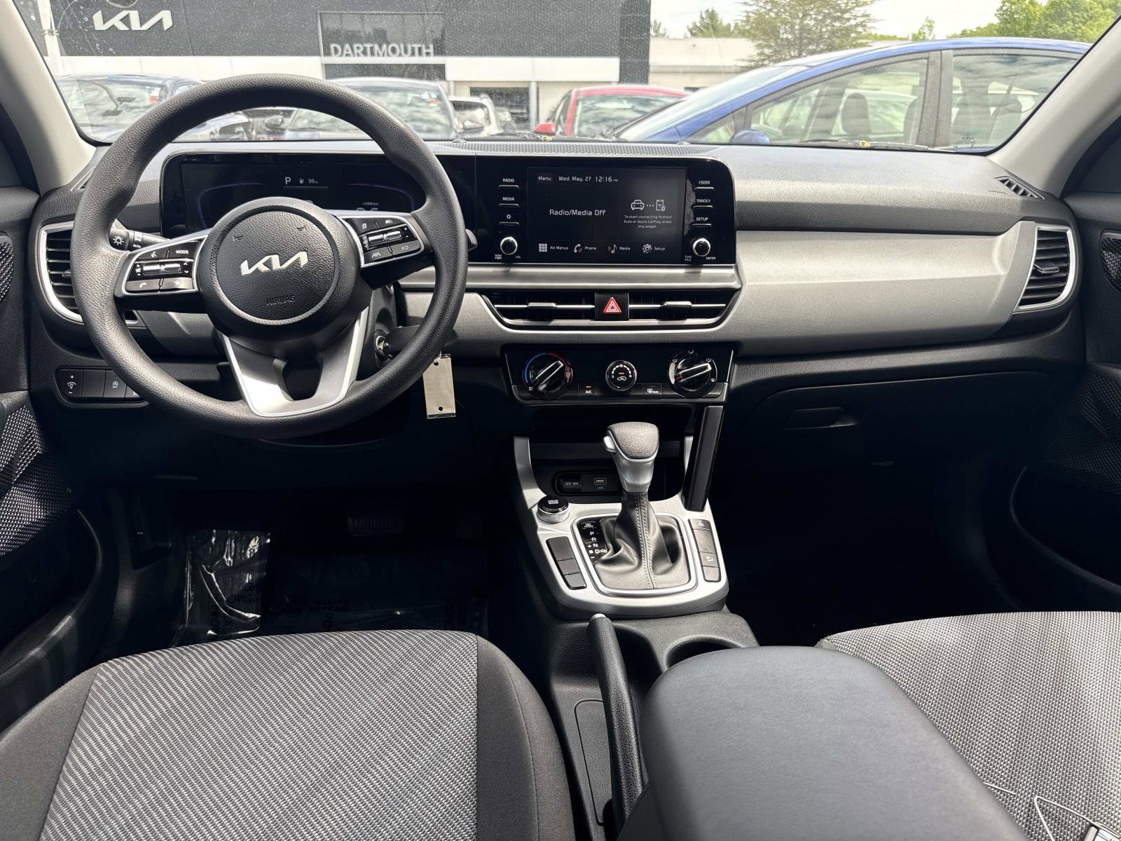 Used 2025 Kia Seltos LX AWD/4WD image 14