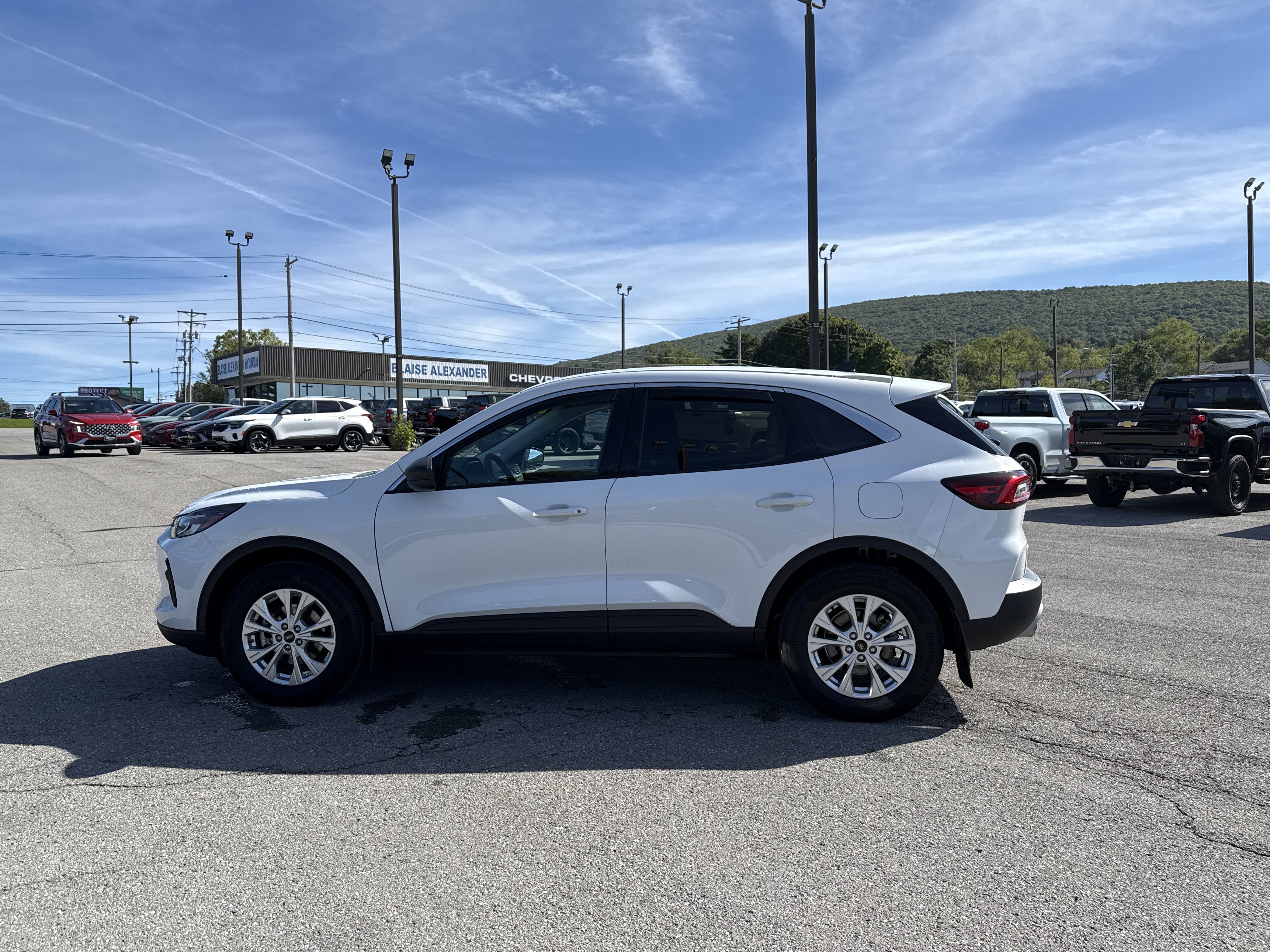 Used 2023 Ford Escape Active AWD/4WD image 7