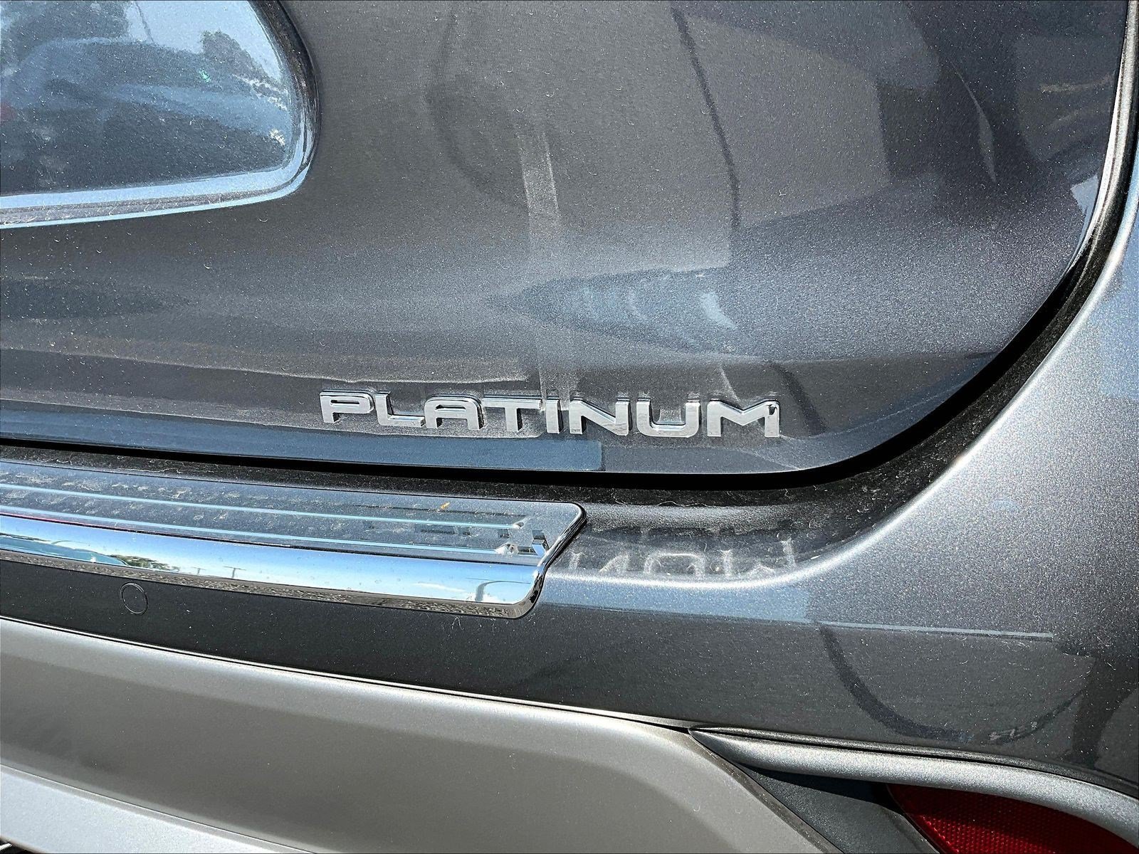 Used 2022 Toyota Highlander Platinum FWD image 24
