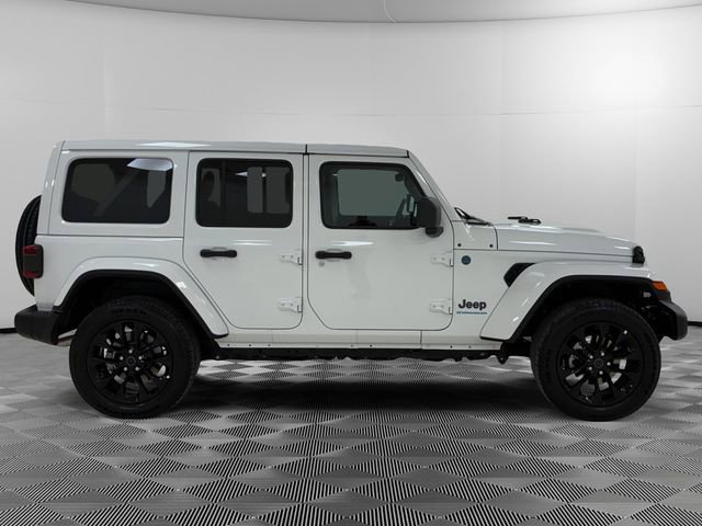 Used 2025 Jeep Wrangler Unlimited Sahara w/ Safety Group image 2