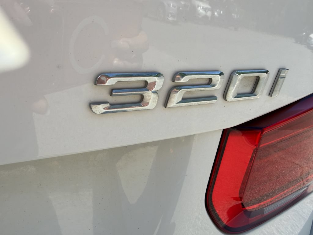 Used 2018 BMW 320i xDrive Sedan AWD/4WD image 20