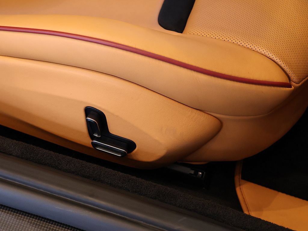 Certified 2022 Ferrari Roma RWD image 19
