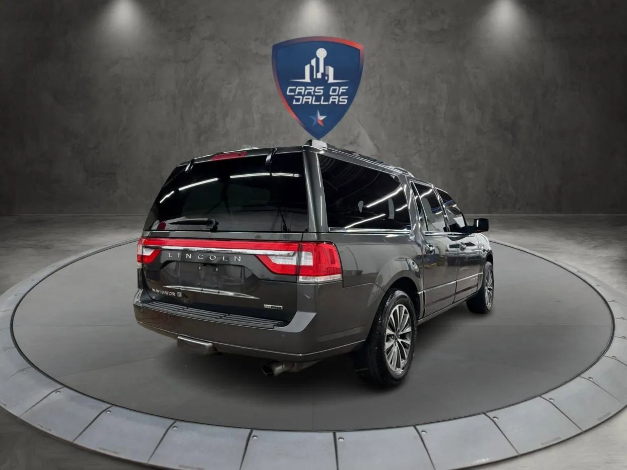 Used 2016 Lincoln Navigator L Select RWD image 5