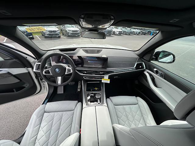 New 2026 BMW X5 xDrive50e w/ M Sport Package image 6