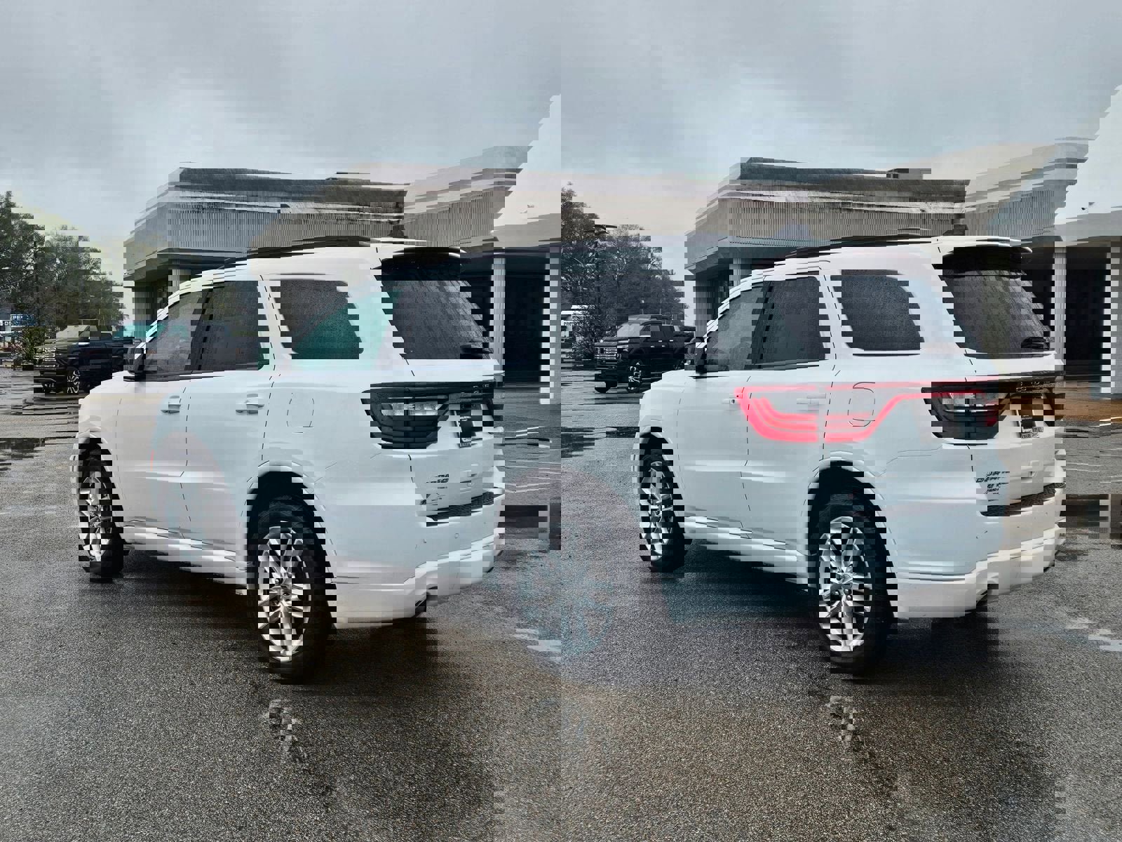 Used 2023 Dodge Durango GT image 3