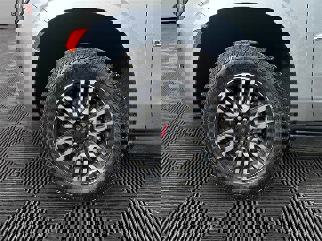 Used 2024 GMC Yukon AT4 image 14