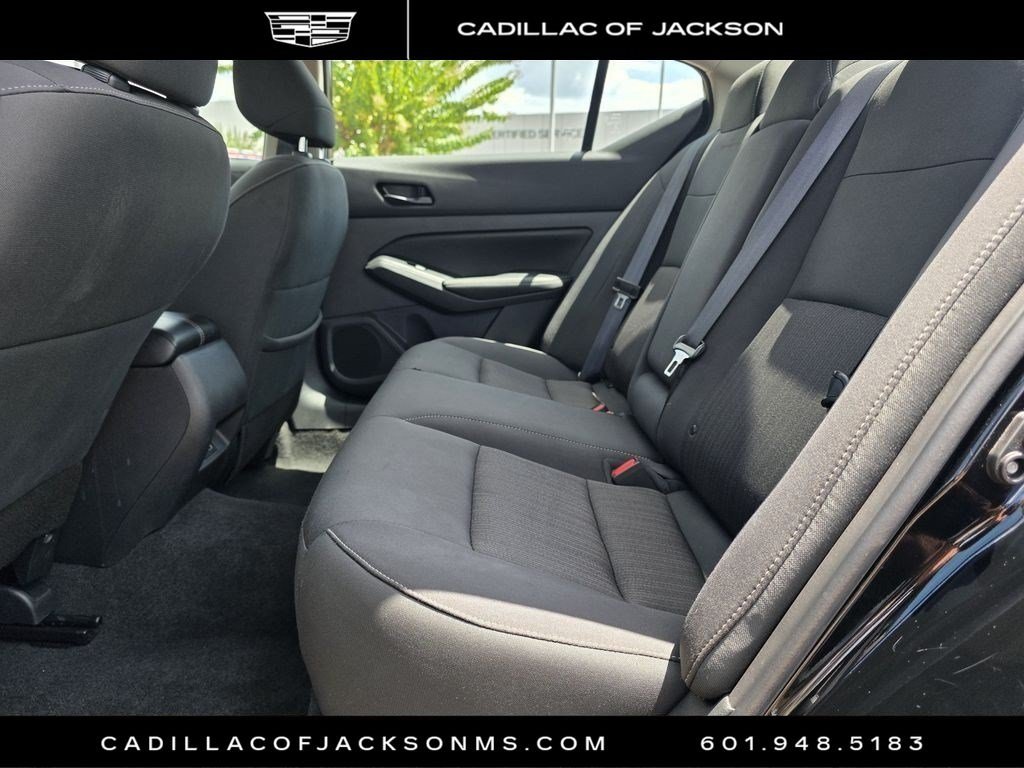 Used 2025 Nissan Altima 2.5 SV FWD image 16