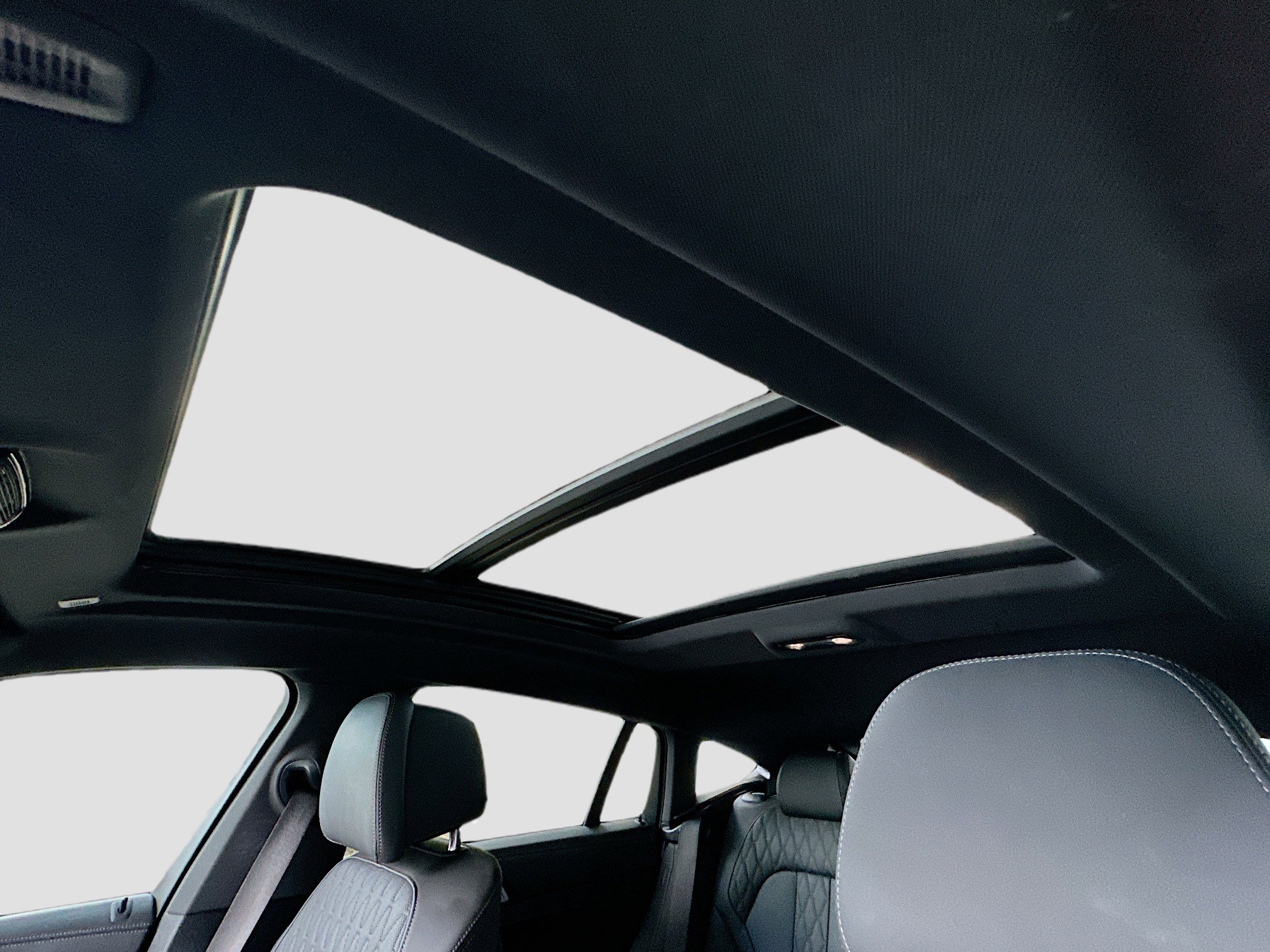 Used 2024 BMW X6 xDrive40i w/ Premium Package image 23