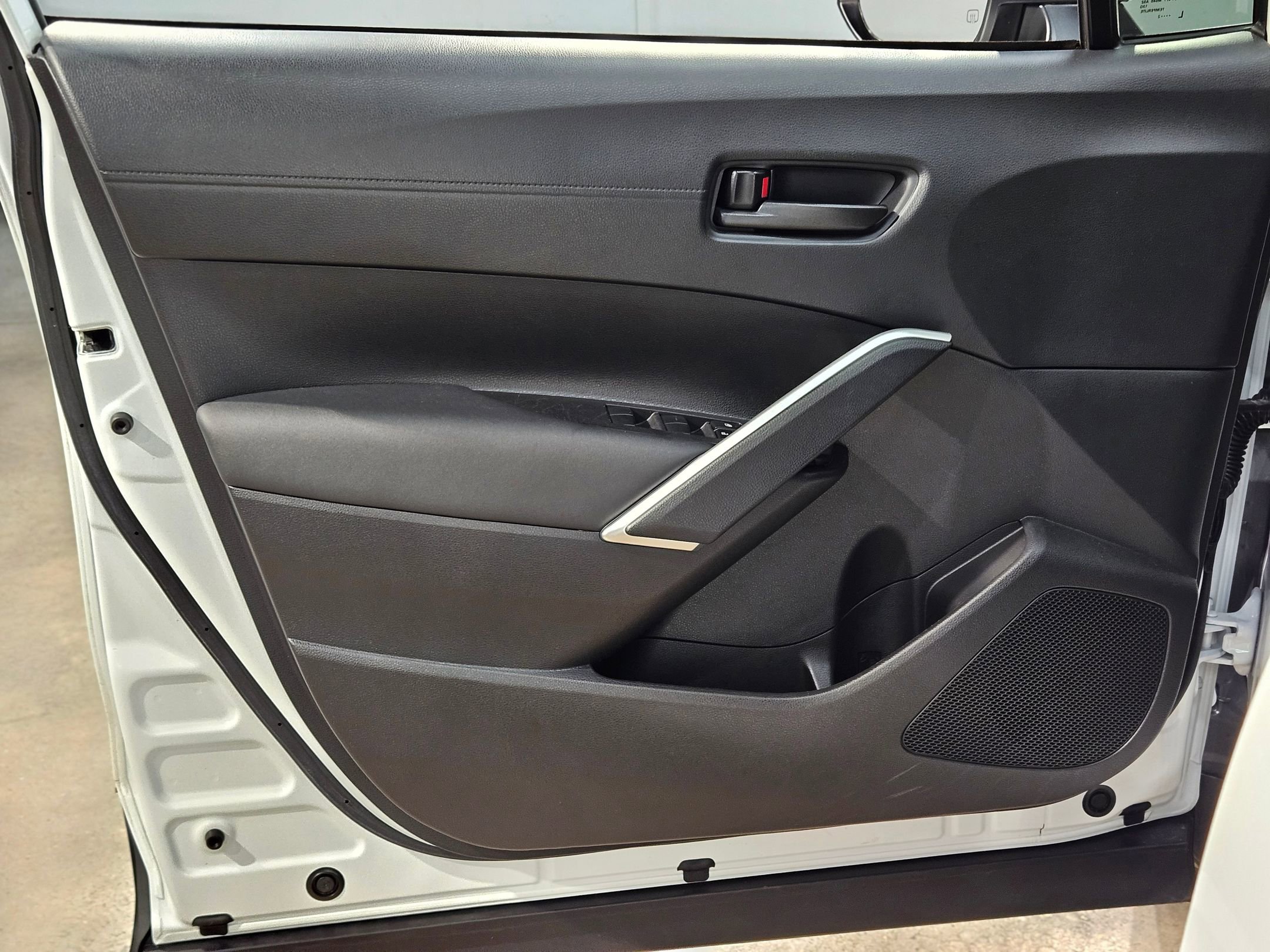 Used 2022 Toyota Corolla Cross LE image 20