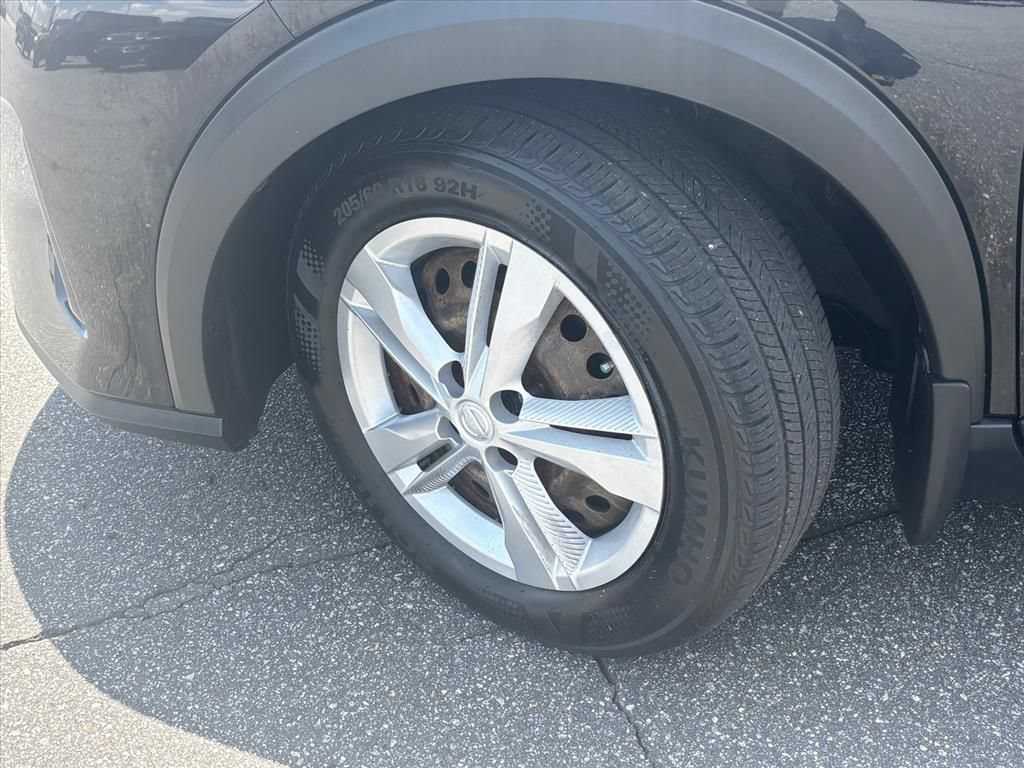 Used 2022 Nissan Kicks S FWD image 27