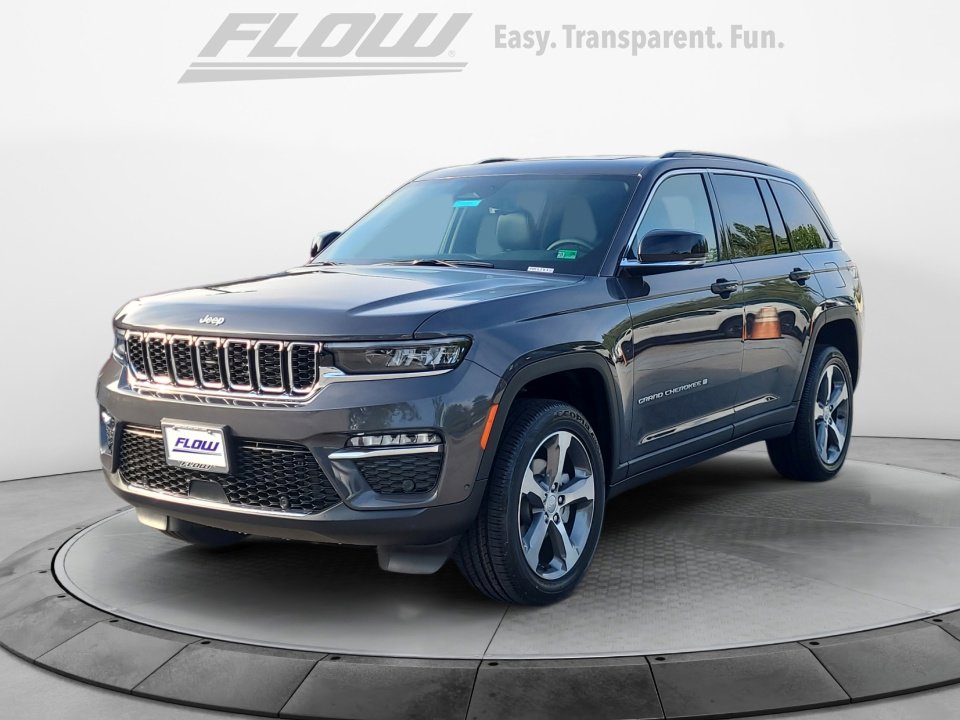 New 2025 Jeep Grand Cherokee Limited image 3