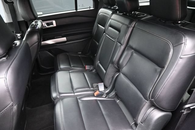 Used 2021 Ford Explorer XLT w/ Equipment Group 202A AWD/4WD image 16