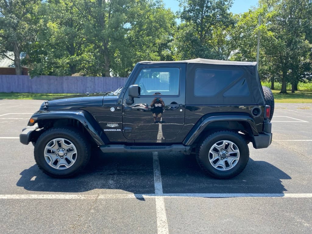 Used 2013 Jeep Wrangler Sahara w/ Dual Top Group AWD/4WD image 4