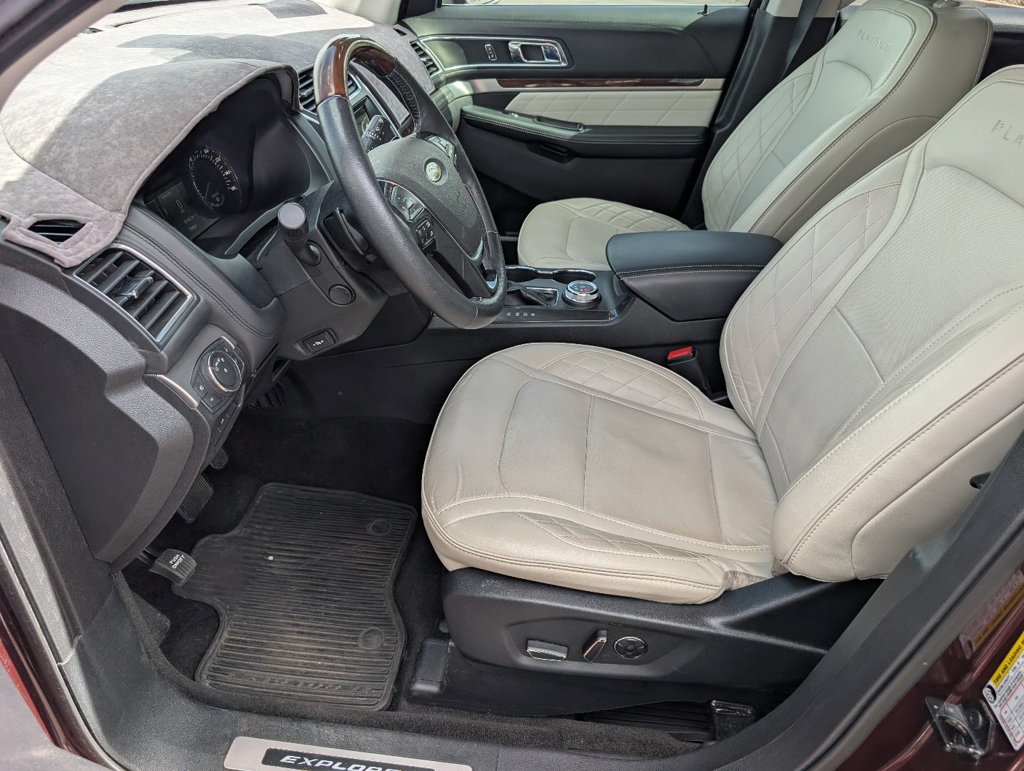 Used 2018 Ford Explorer Platinum AWD/4WD image 10