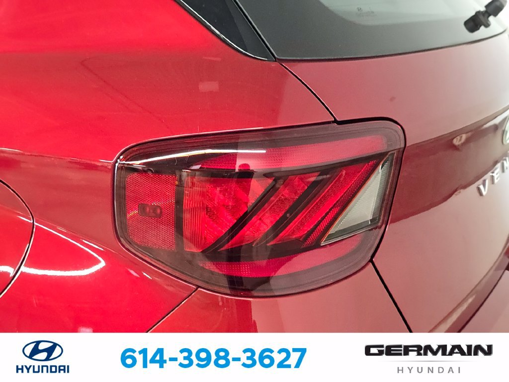 Used 2024 Hyundai Venue Limited FWD image 16