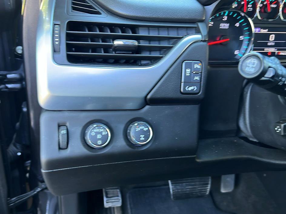 Used 2017 Chevrolet Suburban Premier AWD/4WD image 28