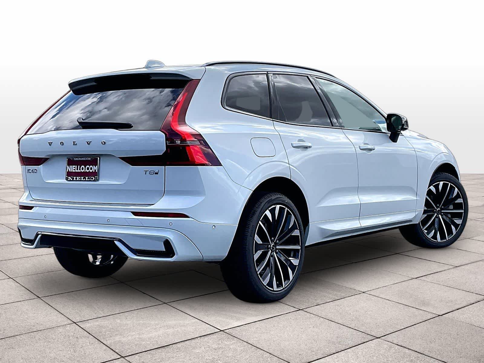 New 2026 Volvo XC60 T8 Ultra w/ Protection Package Premier AWD/4WD image 4